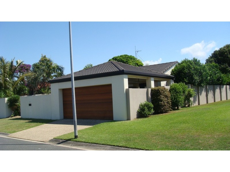 31 Rumrunner St, Mermaid Waters QLD 4218