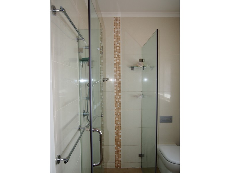 33 Hall Street, Mckinnon VIC 3204