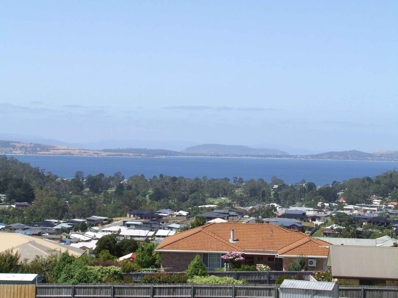 40 Adelong Drive, Kingston TAS 7050