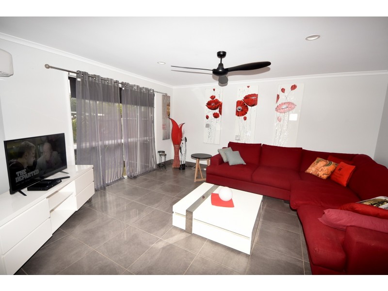 30 Oak St, Andergrove QLD 4740