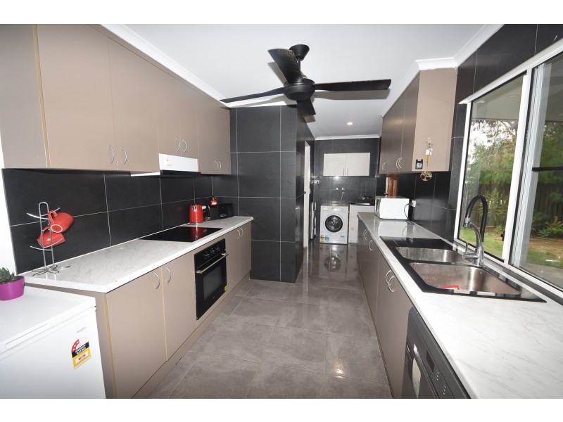 30 Oak St, Andergrove QLD 4740