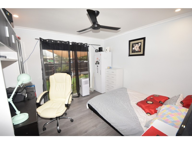 30 Oak St, Andergrove QLD 4740