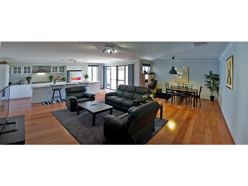 7 Varia Way, Halls Head WA 6210