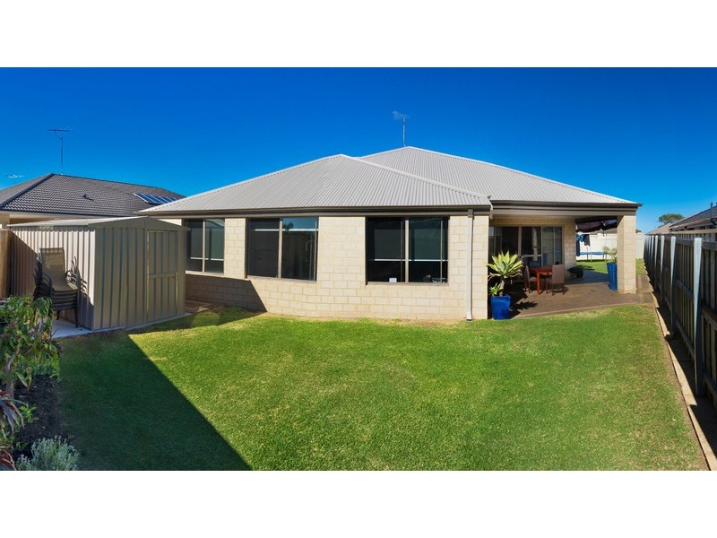 7 Varia Way, Halls Head WA 6210