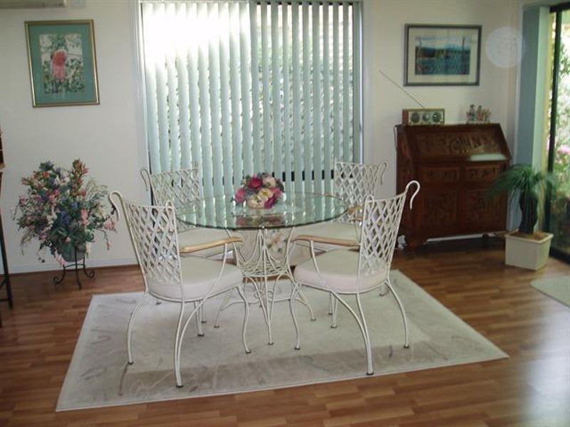 2/27 Explorers Way, Batemans Bay NSW 2536