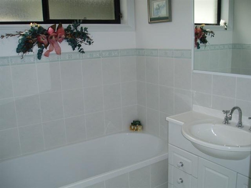 2/27 Explorers Way, Batemans Bay NSW 2536