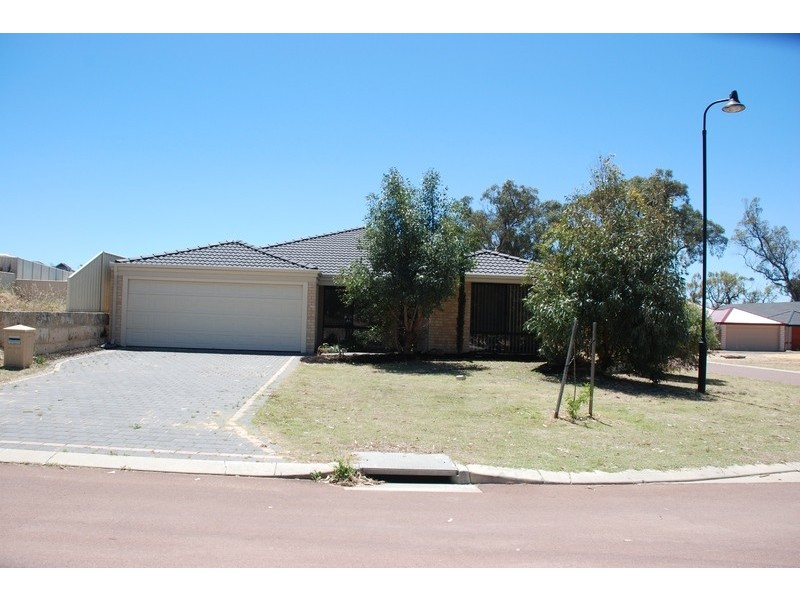 31 Kerkeri Heights, Lakelands WA 6180