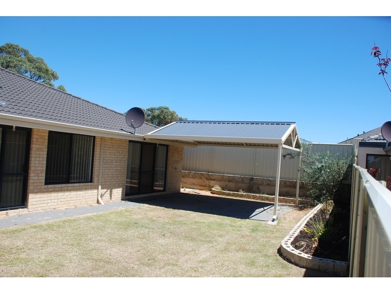 31 Kerkeri Heights, Lakelands WA 6180