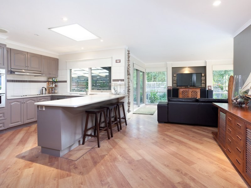 27 Parkside Crescent, Mornington VIC 3931