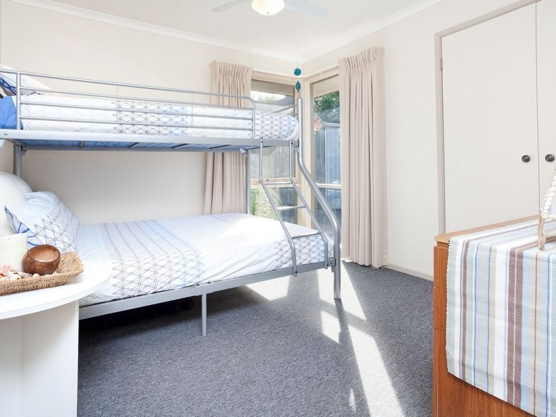 27 Parkside Crescent, Mornington VIC 3931