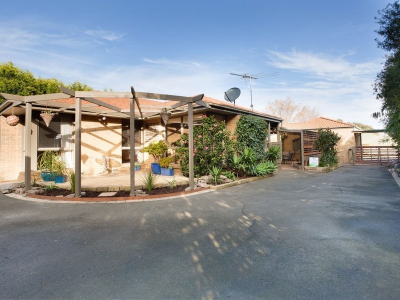 27 Parkside Crescent, Mornington VIC 3931