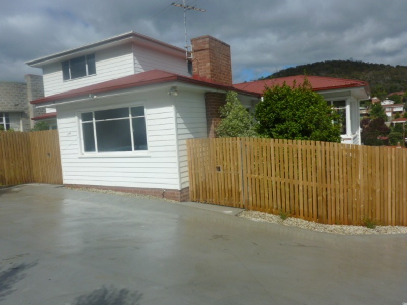 114 Gordons Hill Road, Lindisfarne TAS 7015