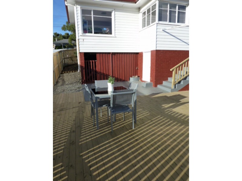 114 Gordons Hill Road, Lindisfarne TAS 7015