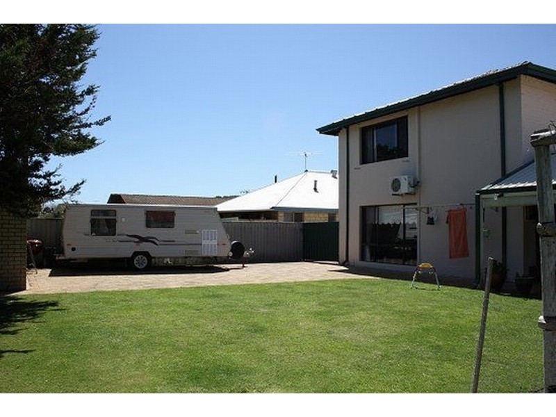 6 Fawdon Street, Safety Bay WA 6169