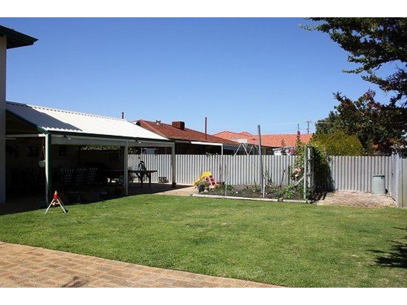 6 Fawdon Street, Safety Bay WA 6169