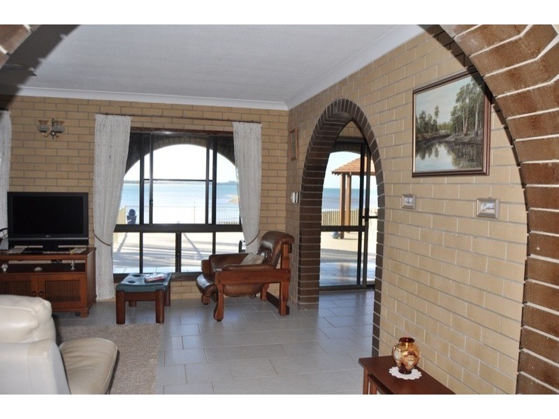 24 Swan Street, Slade Point QLD 4740