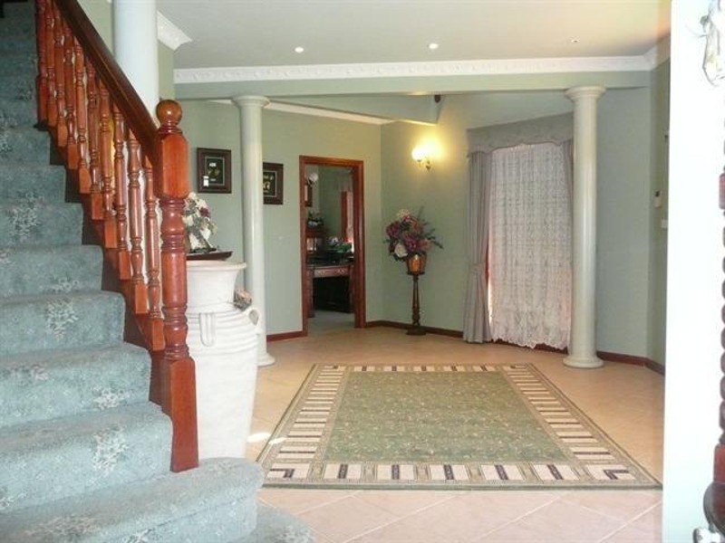 2 Honeyeater Crescent, Blaxland NSW 2774