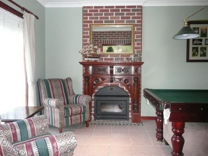 2 Honeyeater Crescent, Blaxland NSW 2774