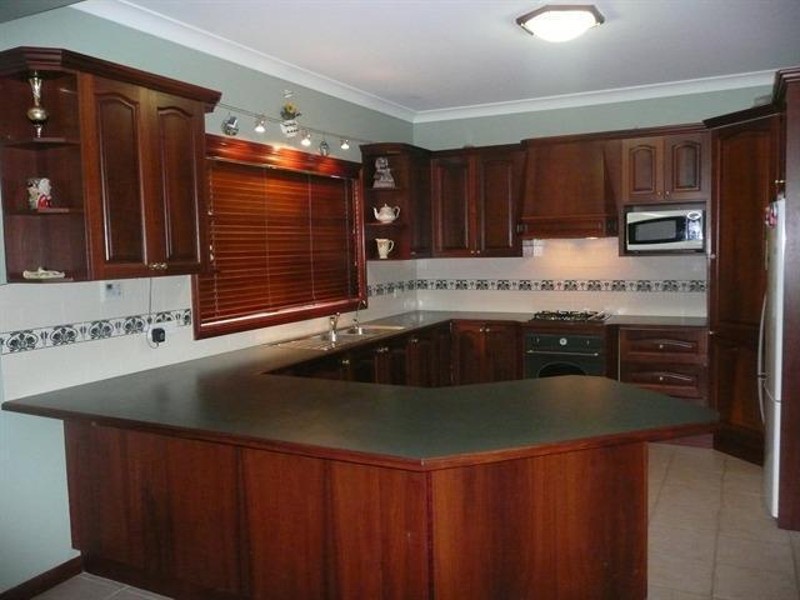 2 Honeyeater Crescent, Blaxland NSW 2774