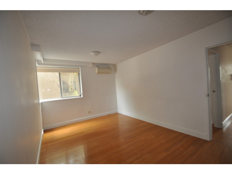 17/7 Alfred Square, St Kilda VIC 3182