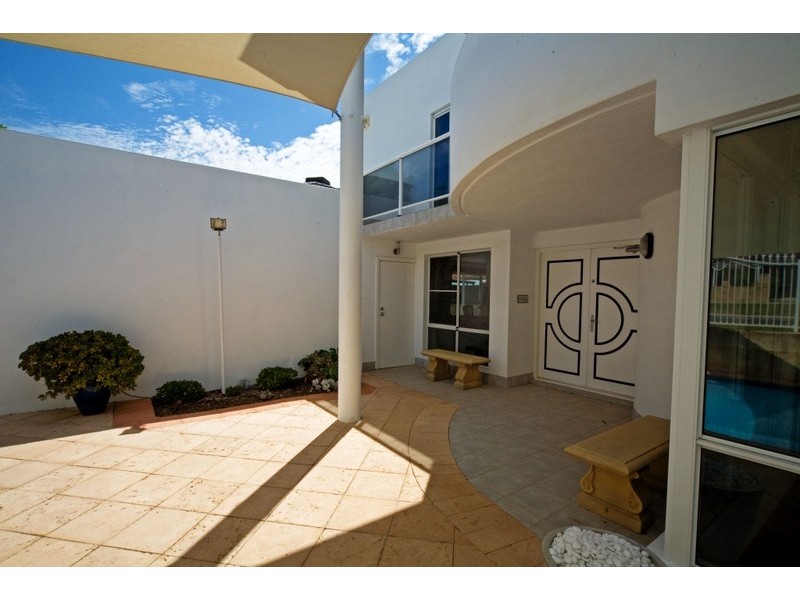 2b  Sulman Ave, Salter Point WA 6152