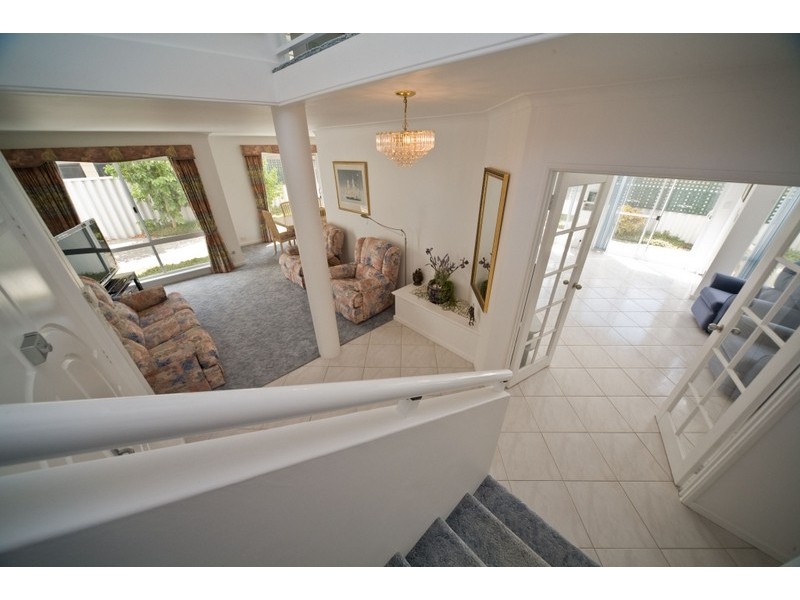 2b  Sulman Ave, Salter Point WA 6152