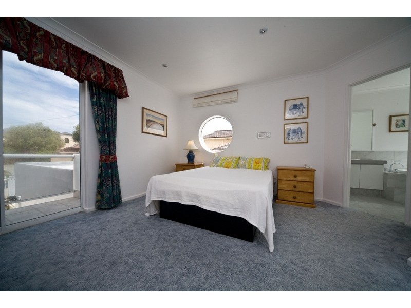 2b  Sulman Ave, Salter Point WA 6152