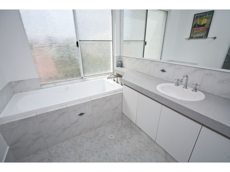 2b  Sulman Ave, Salter Point WA 6152