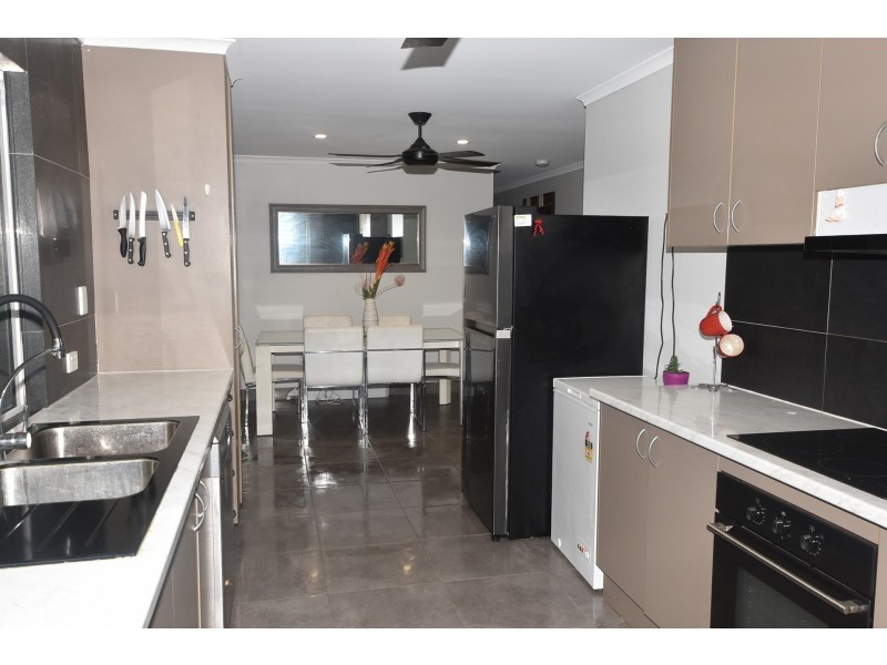 6 Andrew Court, Andergrove QLD 4740