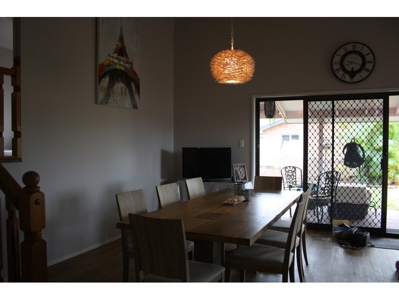 9 Nyeena Street, Belmont QLD 4153