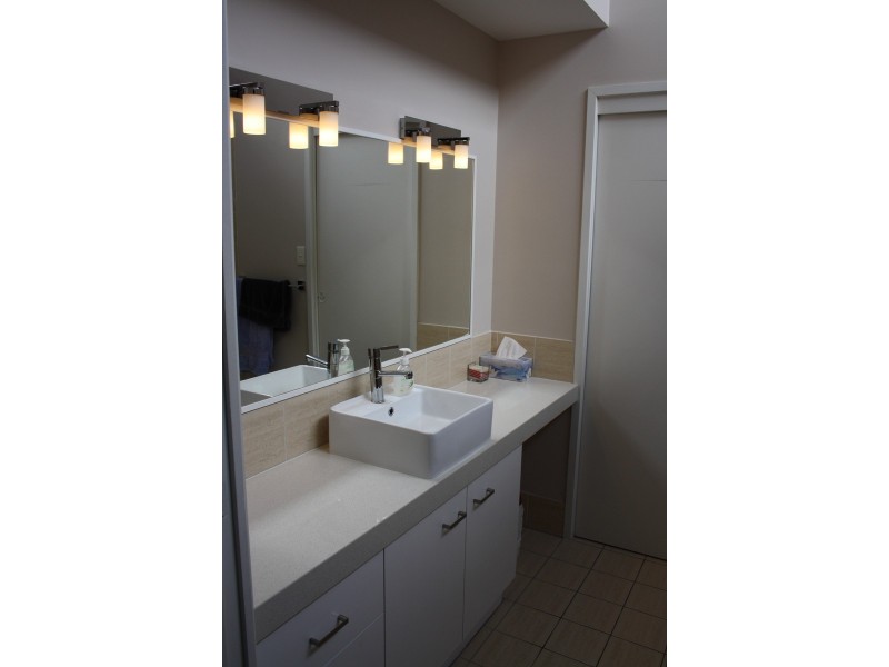 9 Nyeena Street, Belmont QLD 4153