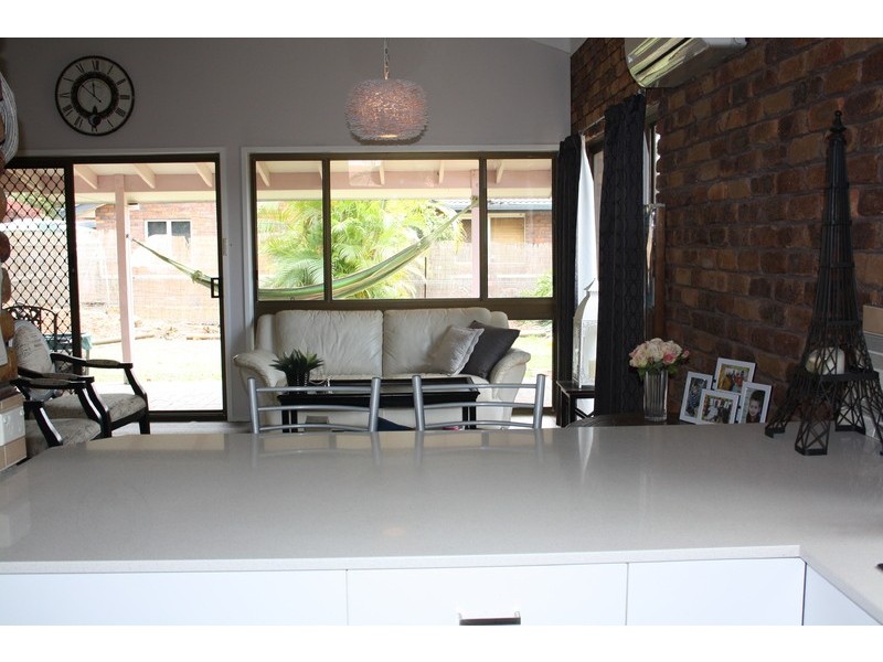 9 Nyeena Street, Belmont QLD 4153