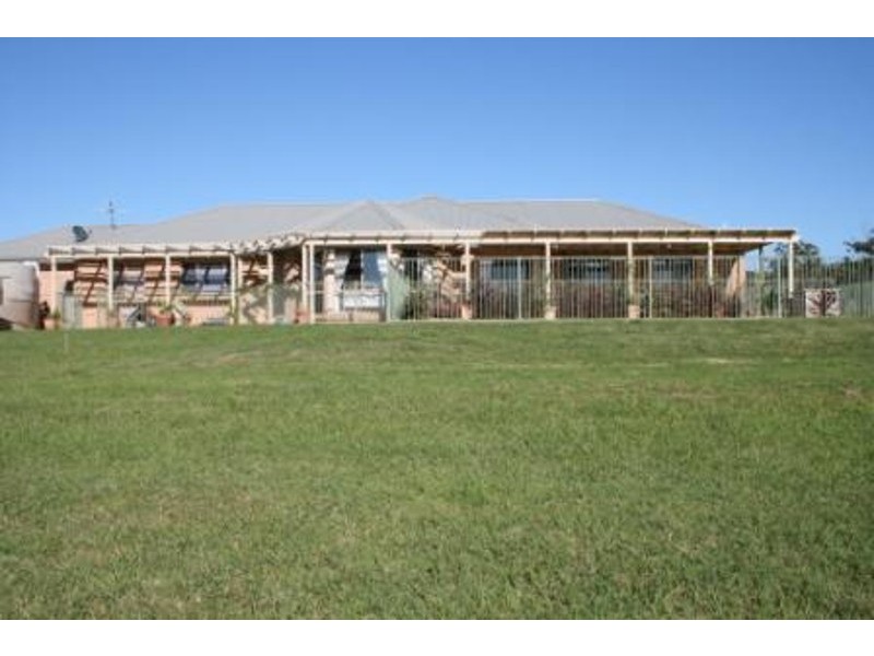 2 Halloran Road, Tea Gardens NSW 2324