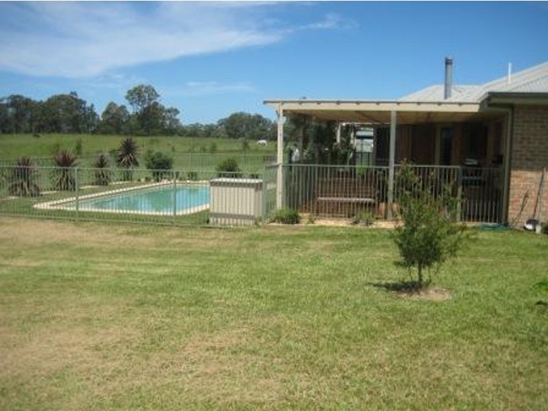 2 Halloran Road, Tea Gardens NSW 2324