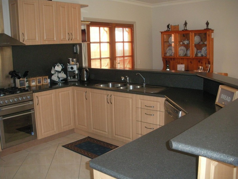 22 Valley View Grove, Melton VIC 3337