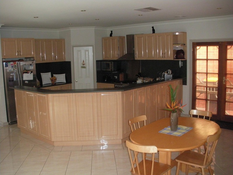 22 Valley View Grove, Melton VIC 3337