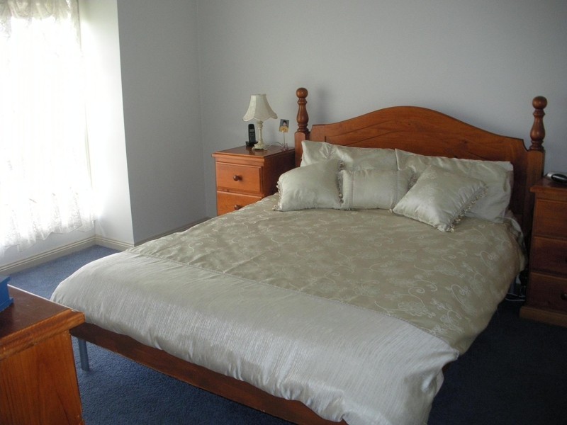 22 Valley View Grove, Melton VIC 3337