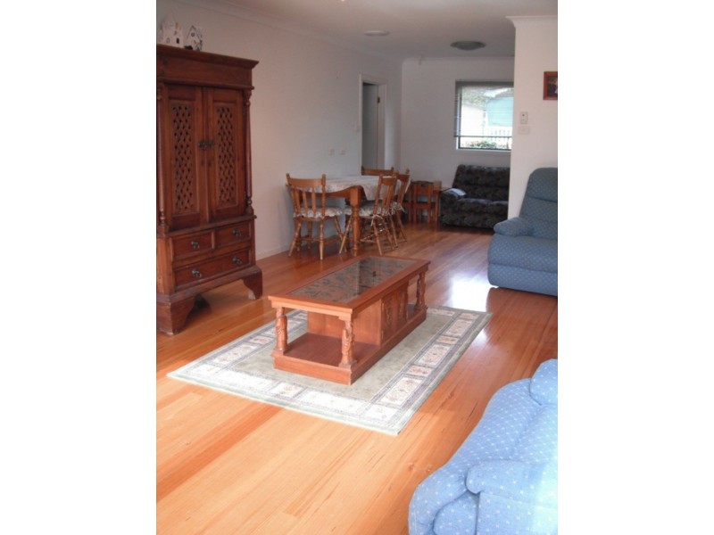 16 Longfellow Avenue, Mooroolbark VIC 3138