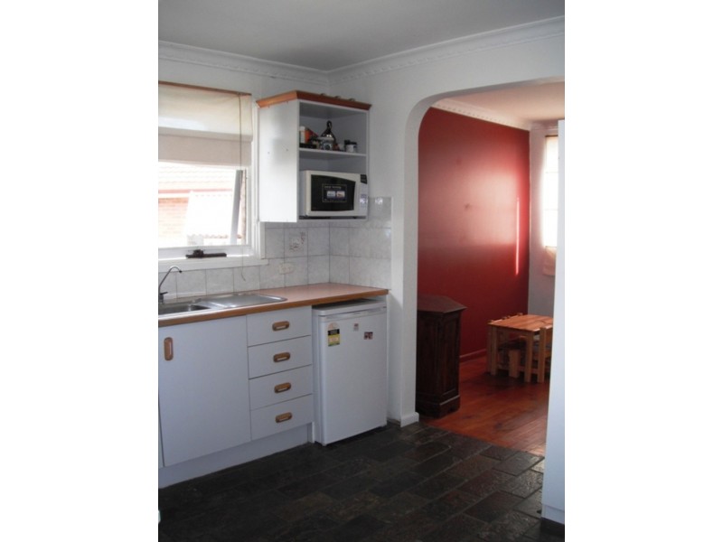 16 Longfellow Avenue, Mooroolbark VIC 3138