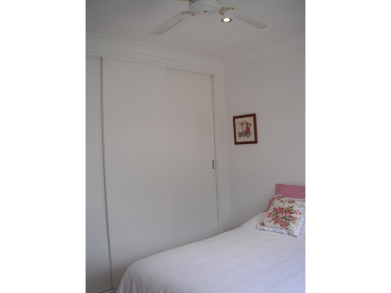 16 Longfellow Avenue, Mooroolbark VIC 3138