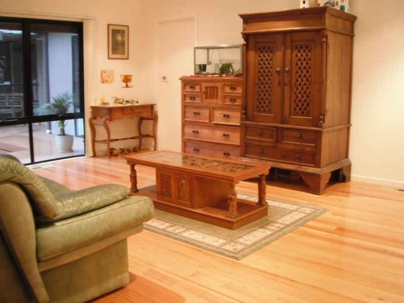 16 Longfellow Avenue, Mooroolbark VIC 3138