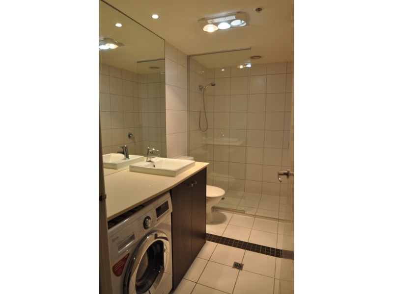 202/83 Queens Road, Melbourne VIC 3004