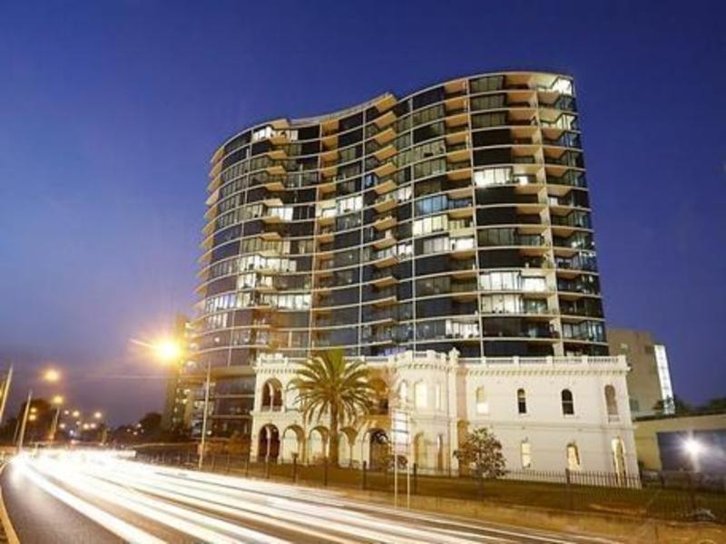 202/83 Queens Road, Melbourne VIC 3004