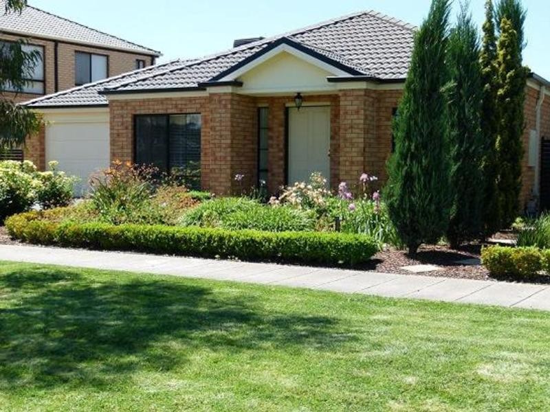 12 Ratcliffe Way, Lynbrook VIC 3975