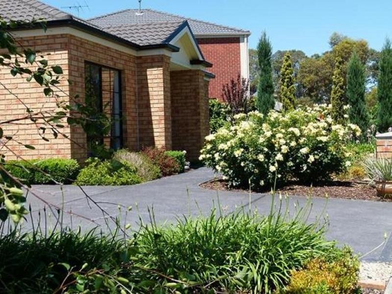 12 Ratcliffe Way, Lynbrook VIC 3975