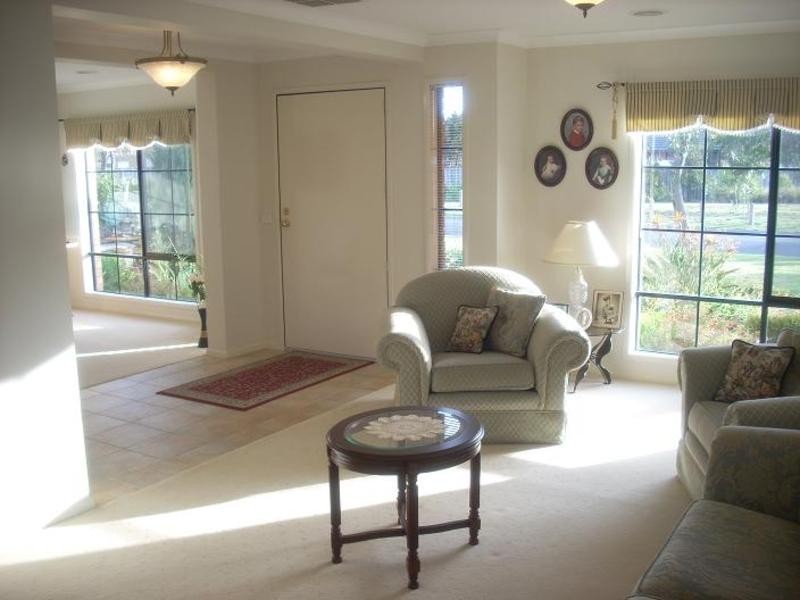 12 Ratcliffe Way, Lynbrook VIC 3975