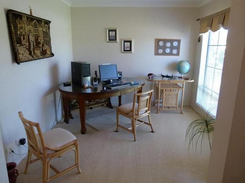 12 Ratcliffe Way, Lynbrook VIC 3975