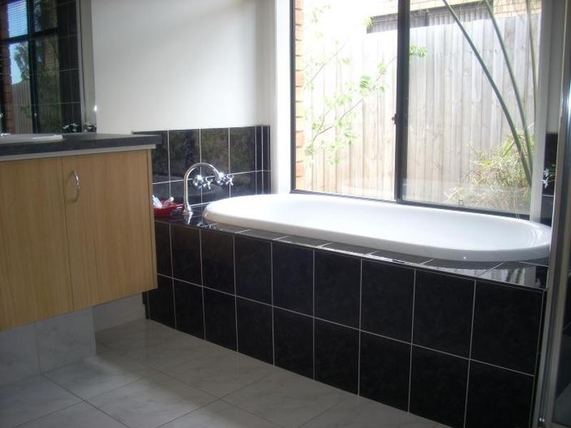 12 Ratcliffe Way, Lynbrook VIC 3975