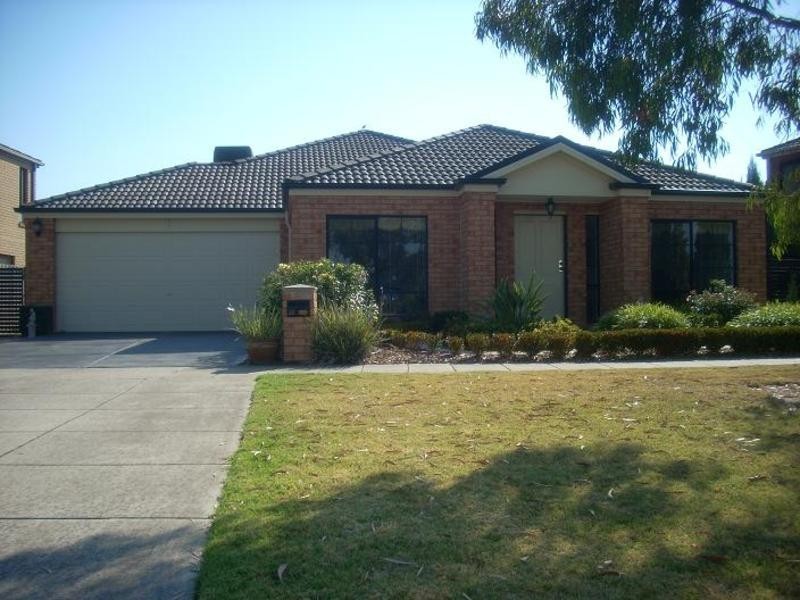 12 Ratcliffe Way, Lynbrook VIC 3975