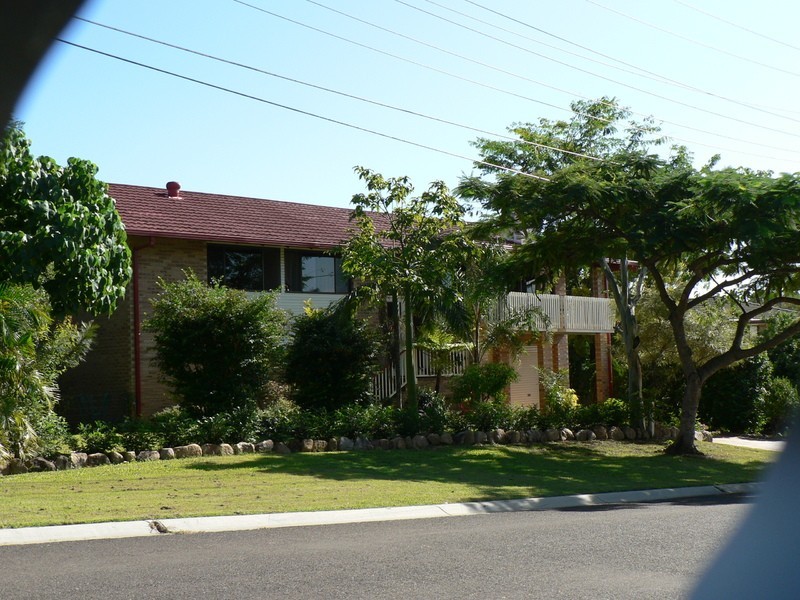 4 Ernest Street, Birkdale QLD 4159